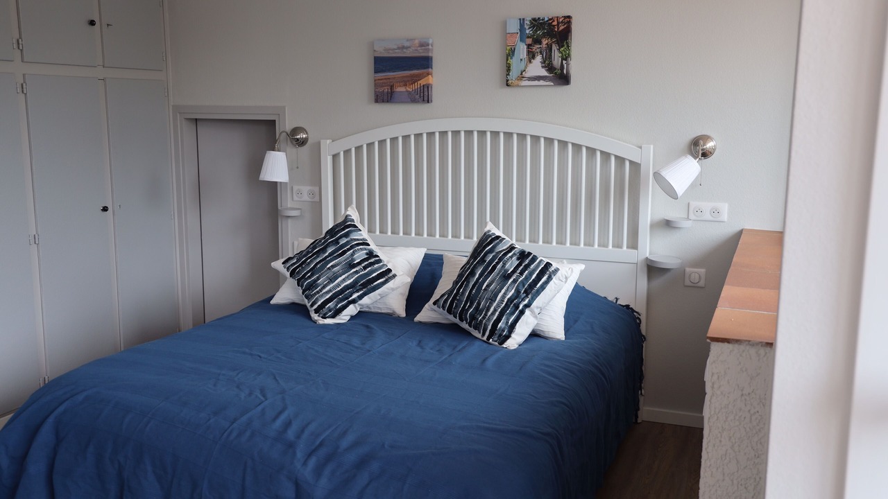Photo of Bedroom in Lanton