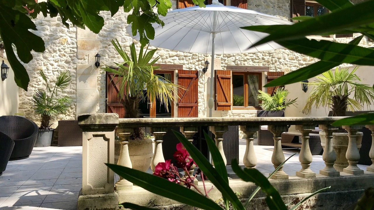 Photo of Patio Balcony in Saint-Christoly-de-Blaye