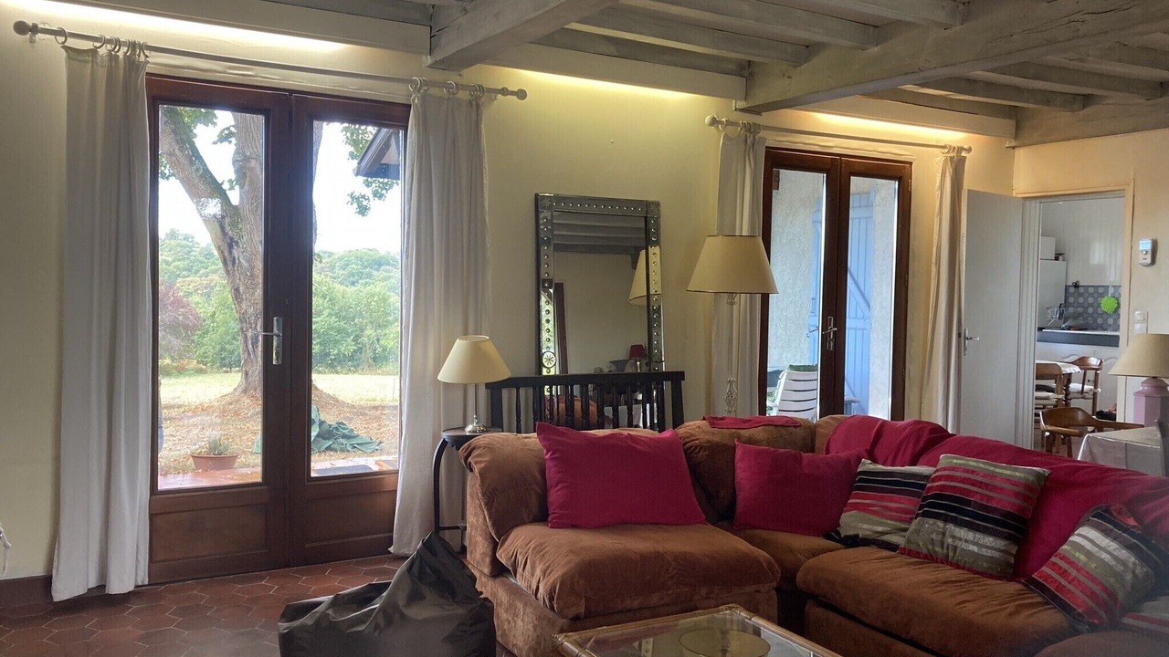 Photo of Livingroom in Laa-Mondrans