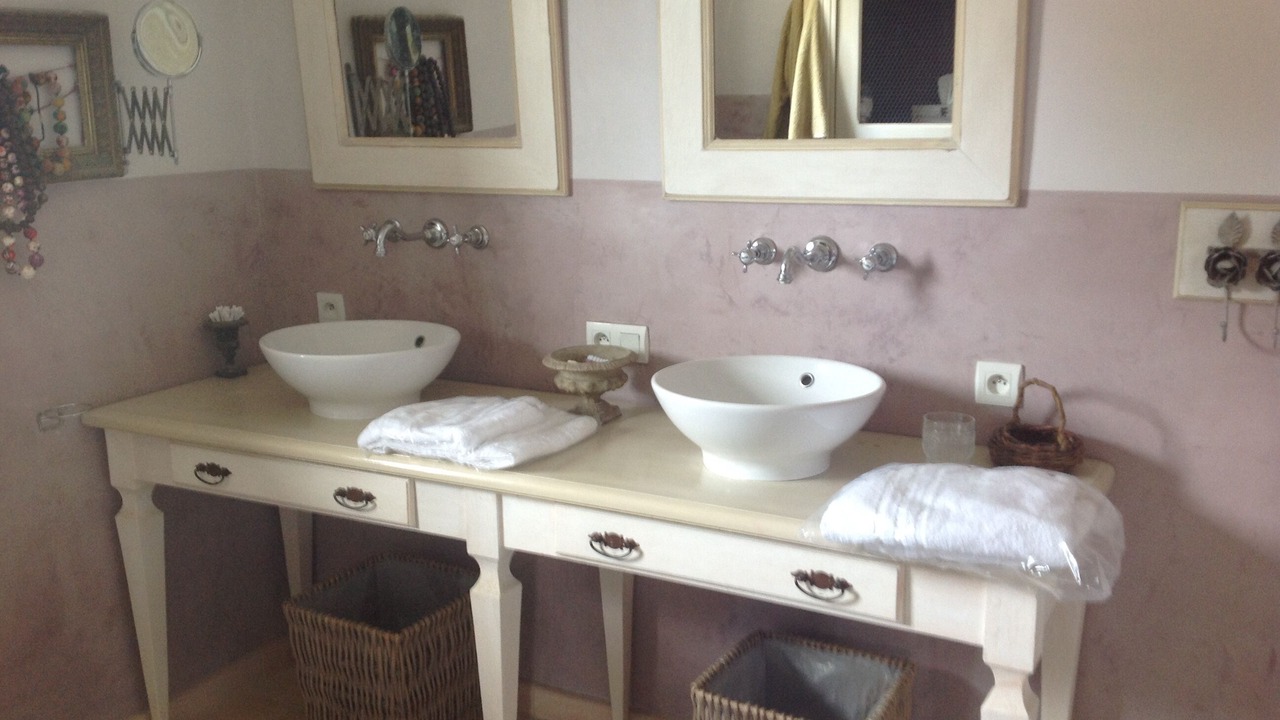 Photo of Bathroom in Messanges