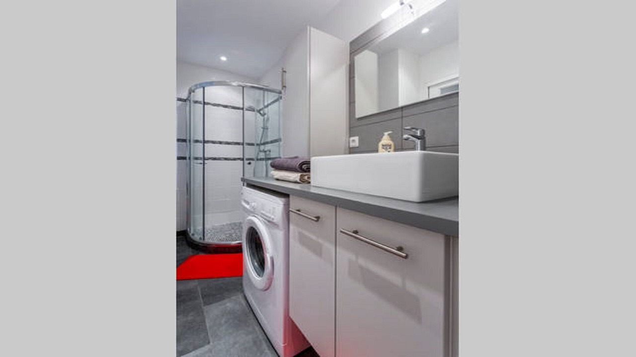 Photo of Bathroom in Hotel de Ville - Quinconces