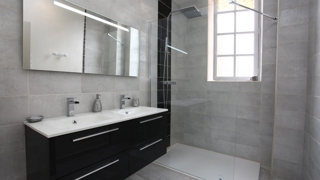 Photo of Bathroom in Sarlat-la-Caneda Historic Center