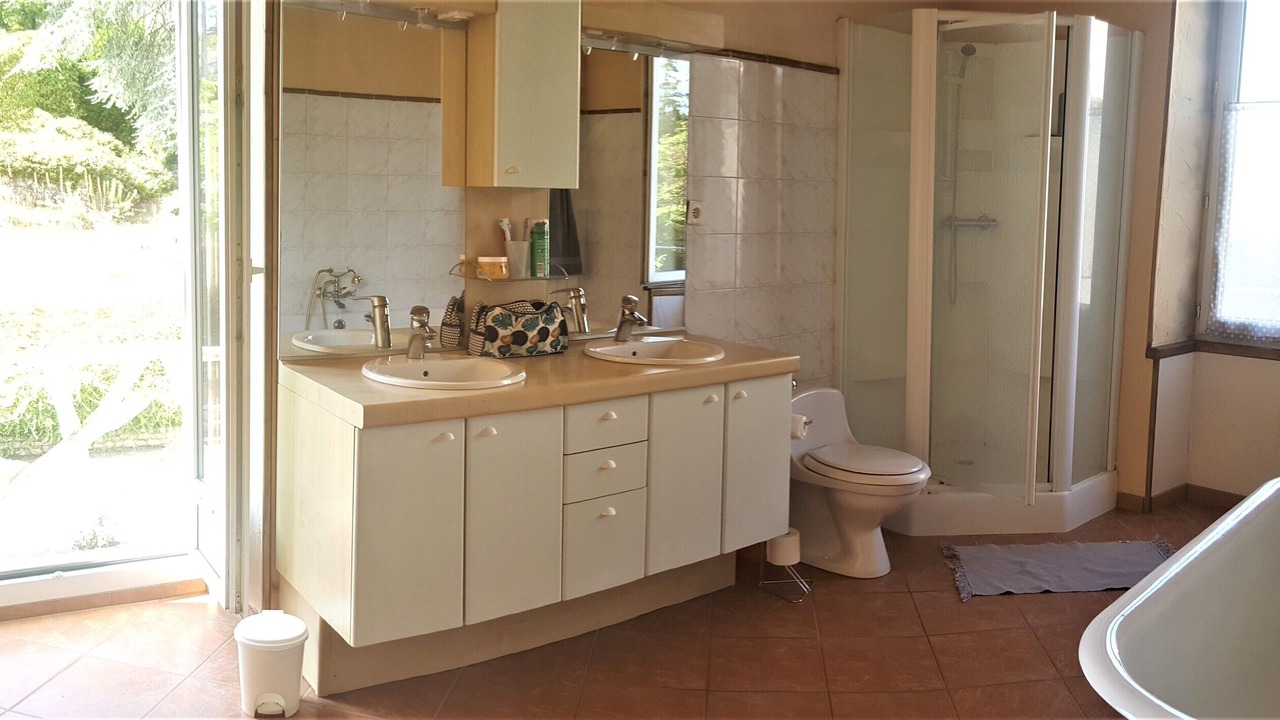 Photo of Bathroom in Saint-Savin