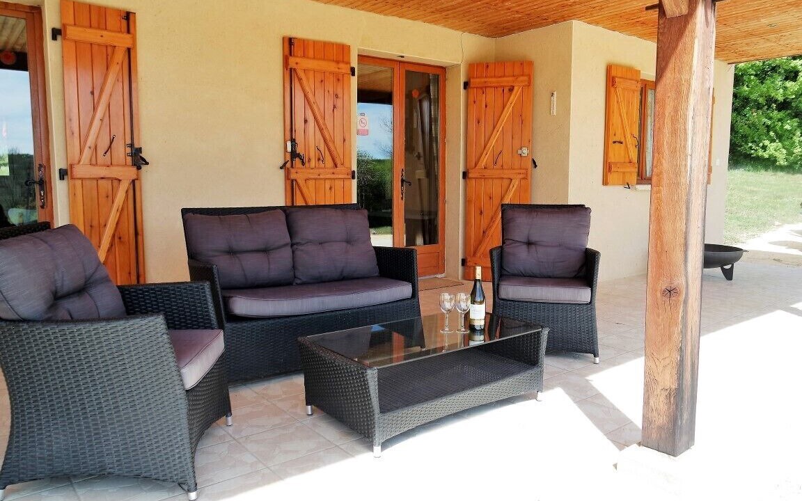 Photo of Patio Balcony in Saint-Aubin-de-Nabirat
