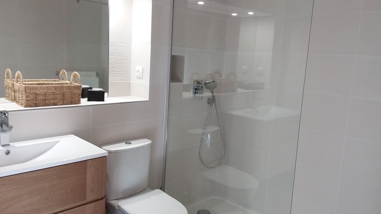 Photo of Bathroom in Expiremont