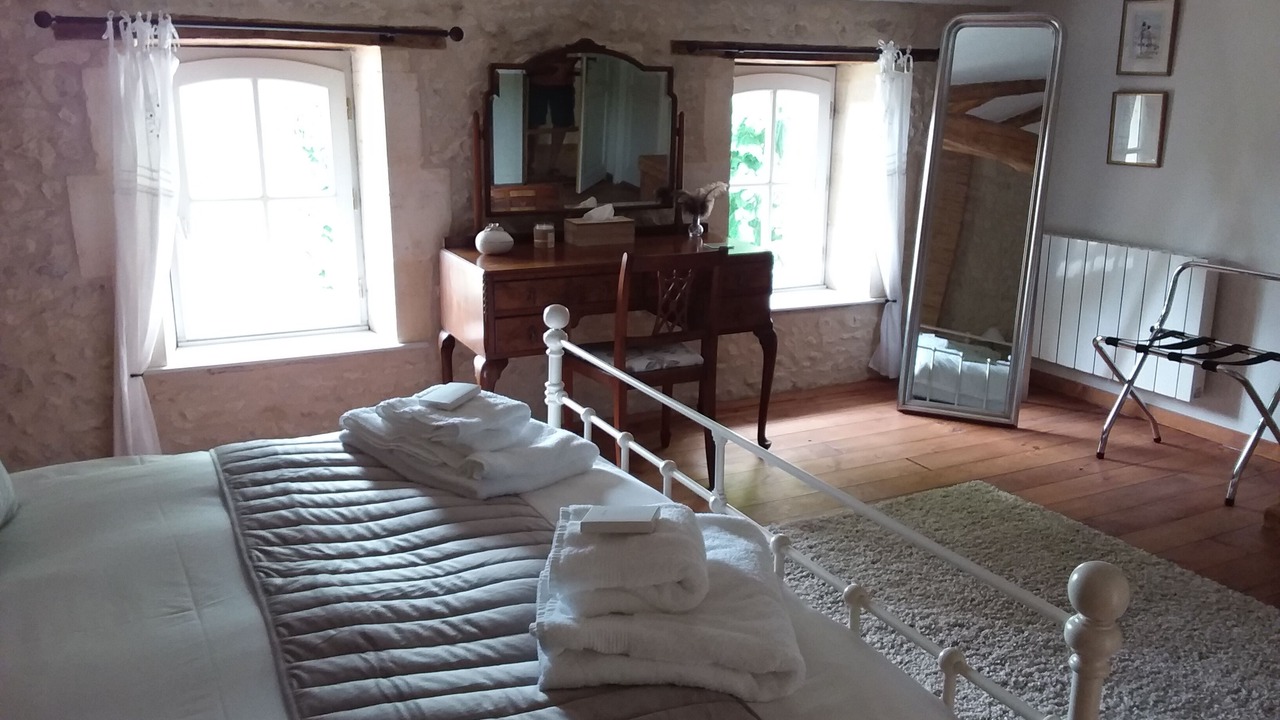 Photo of Bedroom in Expiremont