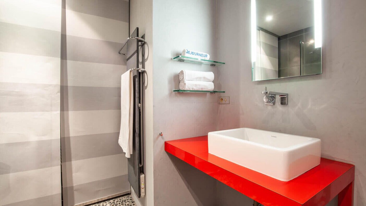 Photo of Bathroom in Bordeaux City Centre