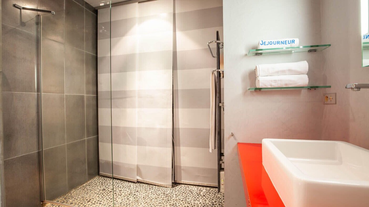 Photo of Bathroom in Bordeaux City Centre