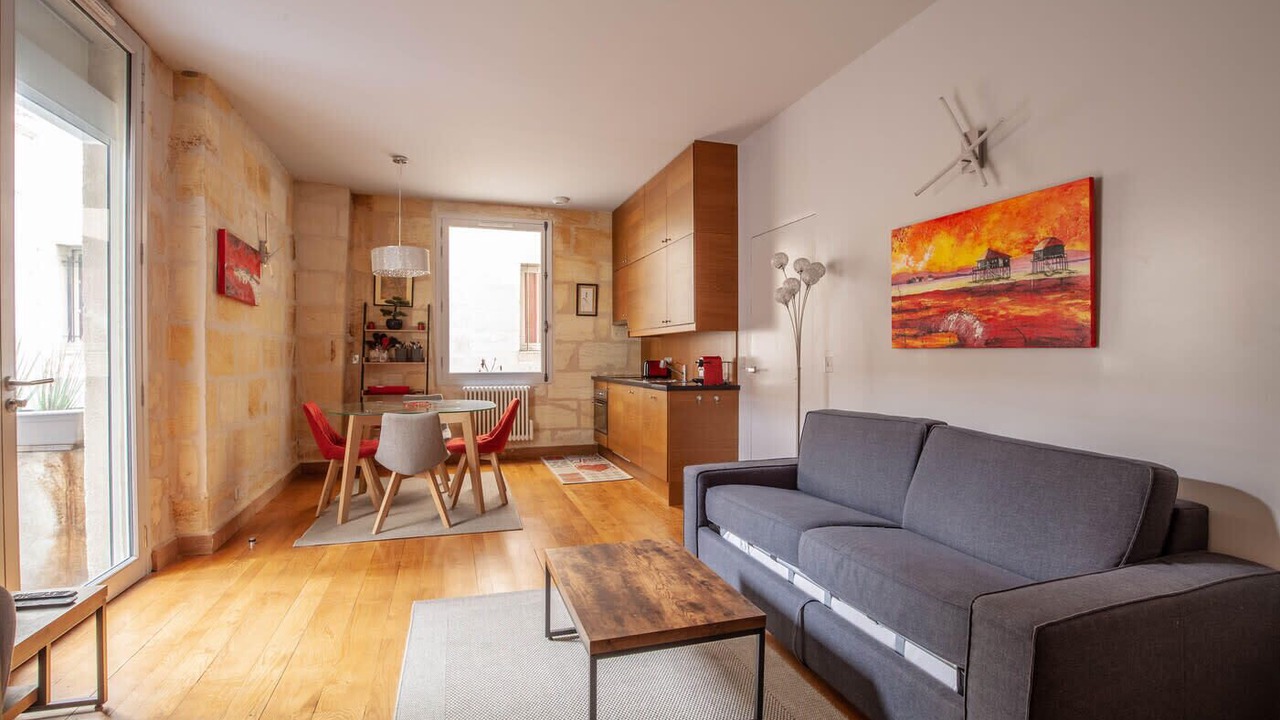 Photo of Livingroom in Bordeaux City Centre