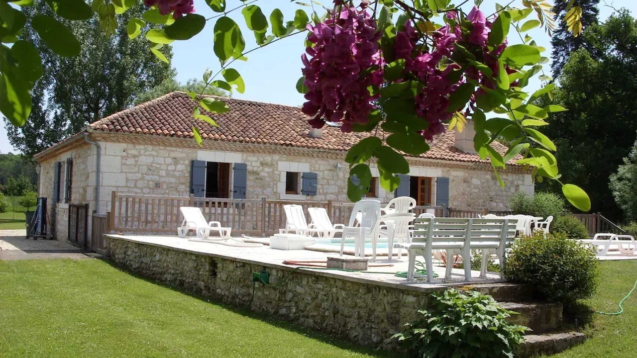 Photo of Patio Balcony in Saint-Pierre-de-Cole