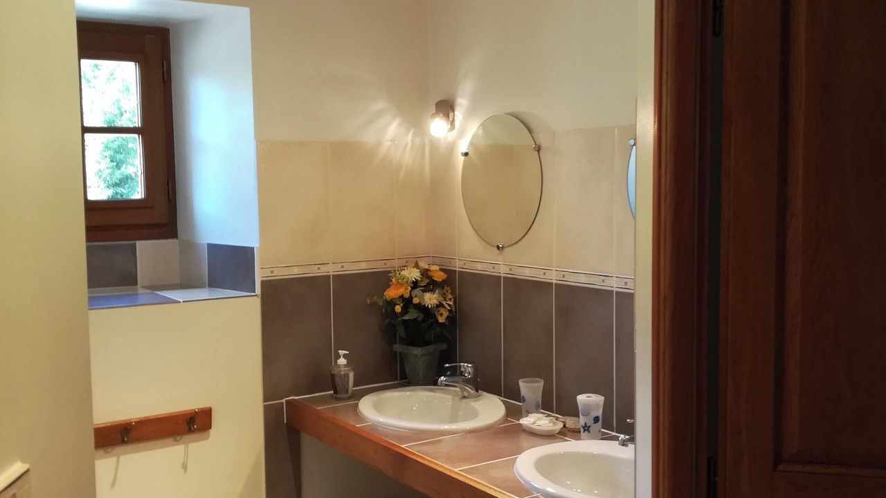 Photo of Bathroom in Saint-Pierre-de-Cole