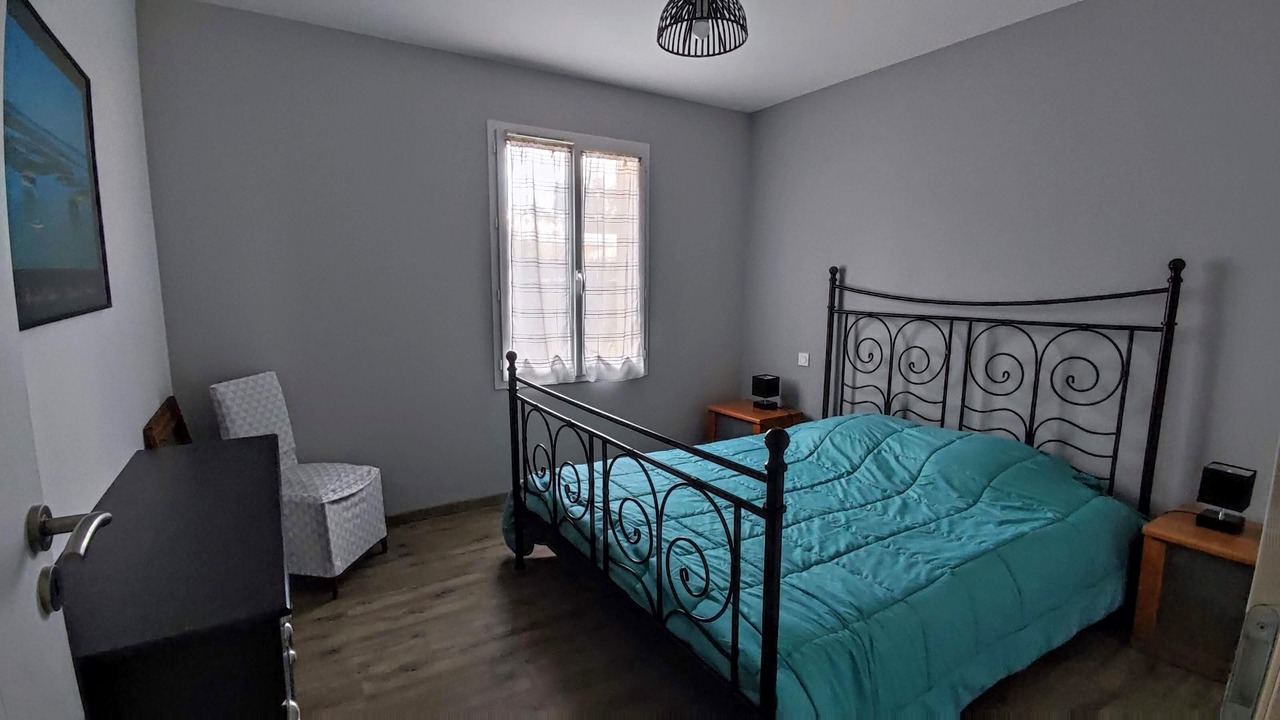 Photo of Bedroom in Gujan-Mestras
