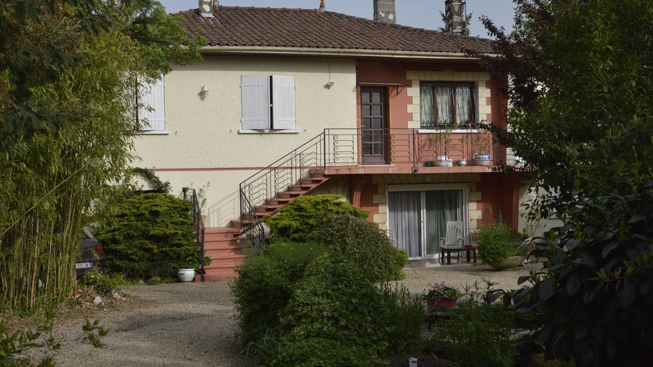 Photo of Outdoor in Ambares-et-Lagrave