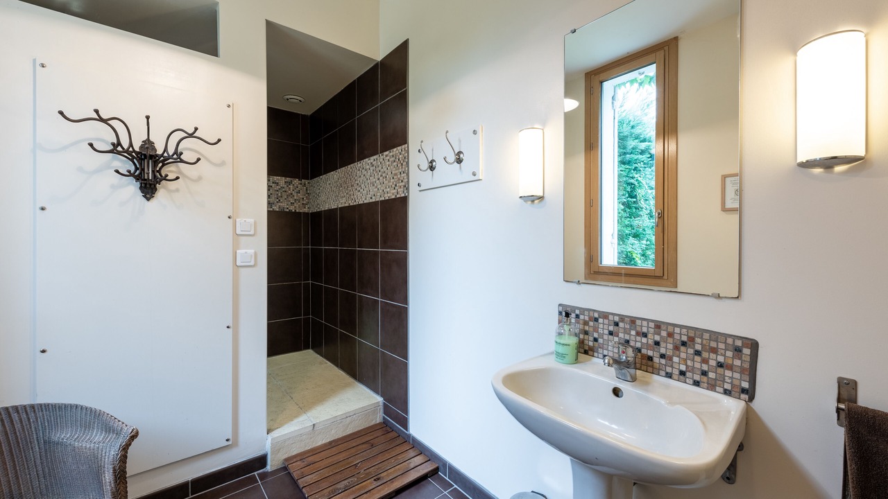 Photo of Bathroom in Coutras