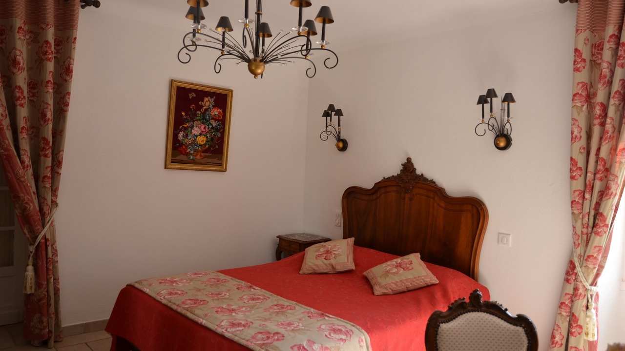 Photo of Bedroom in Domme
