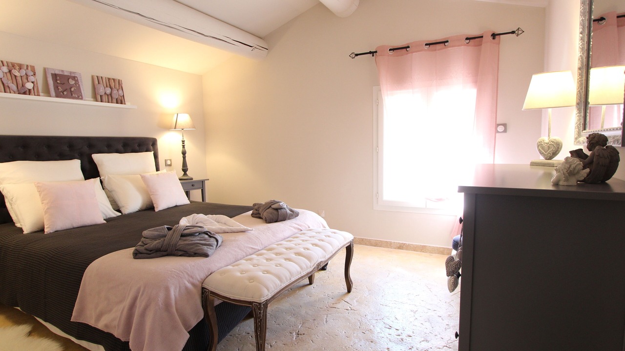 Photo of Bedroom in Beaumes-de-Venise