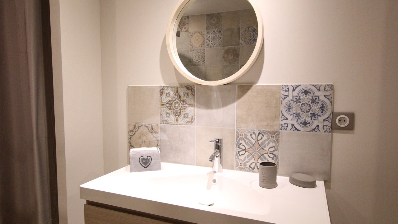 Photo of Bathroom in Beaumes-de-Venise