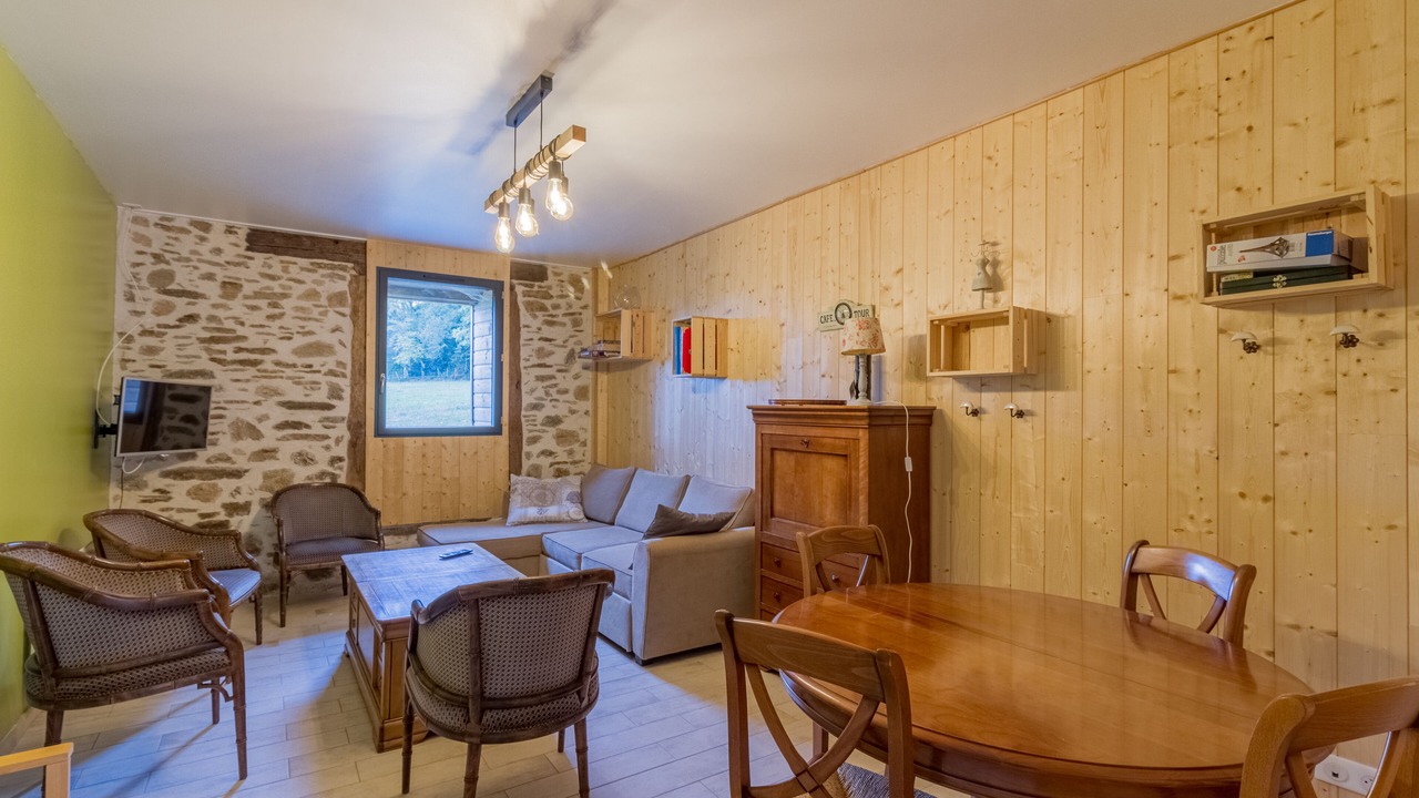 Photo of Livingroom in Saint-Germain-les-Vergnes