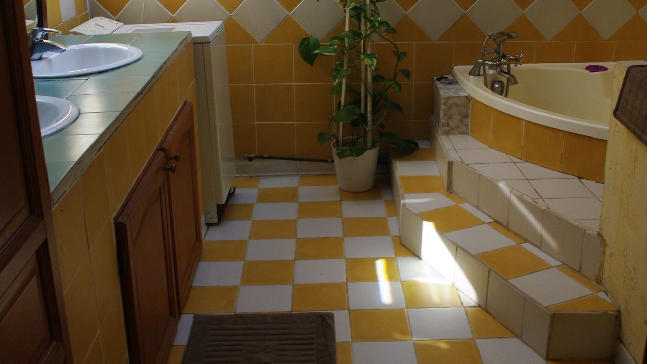 Photo of Bathroom in Noblat