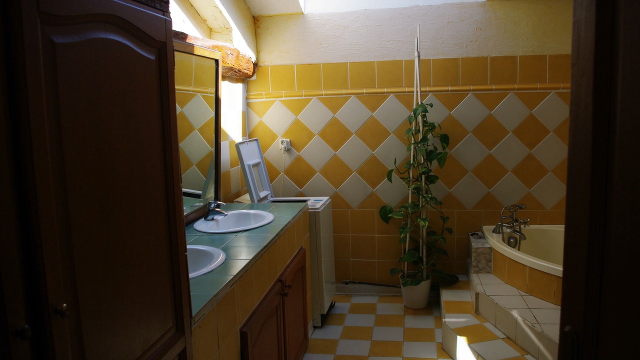Photo of Bathroom in Noblat