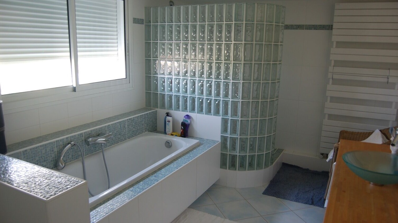Photo of Bathroom in Montpellier de Medillan