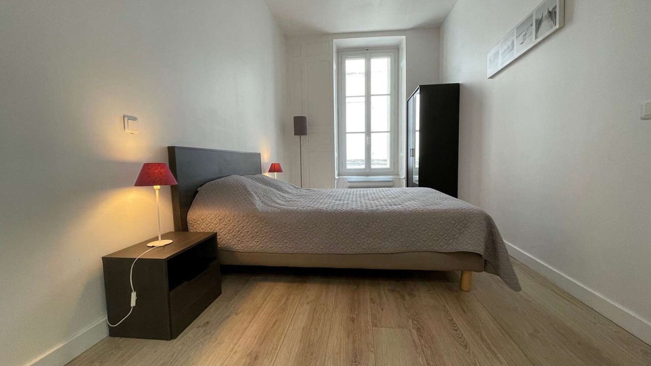 Photo of Bedroom in La Rochelle City Centre