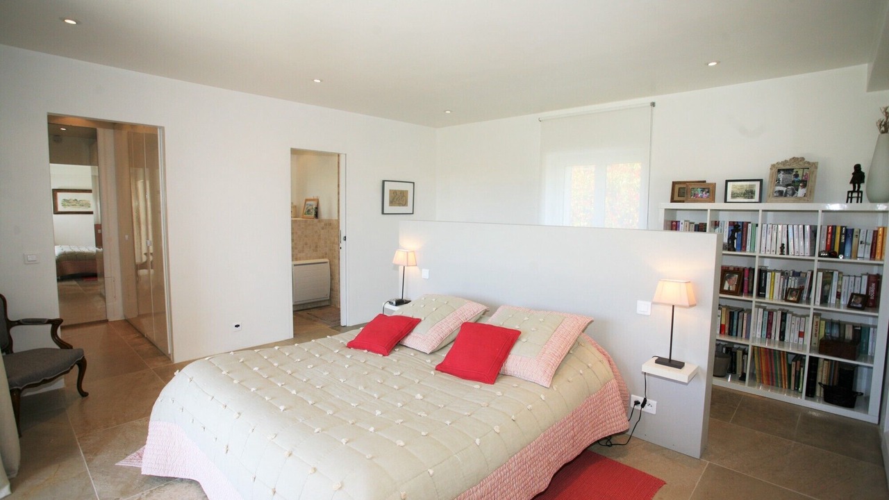 Photo of Bedroom in Murs