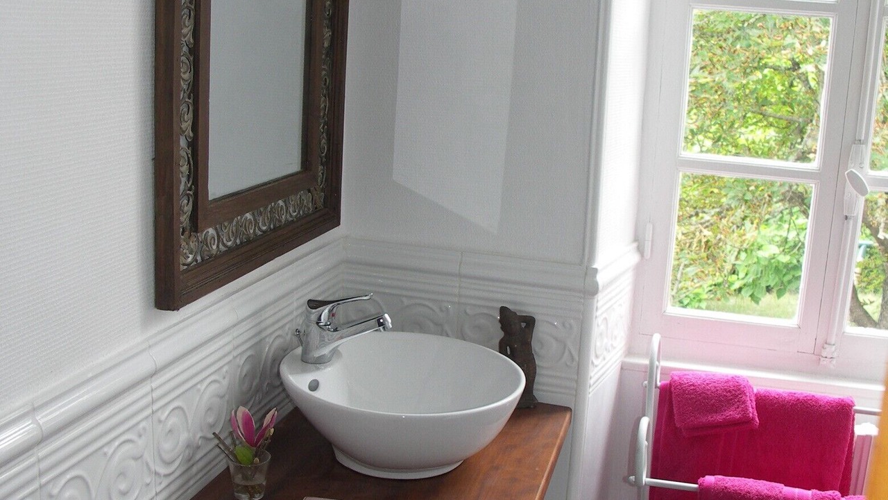 Photo of Bathroom in Saint-Aubin-de-Nabirat