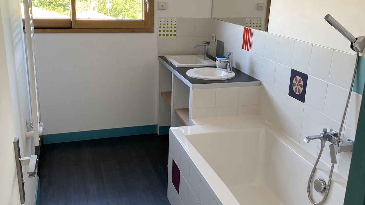 Photo of Bathroom in Saint-Andre-de-Cubzac