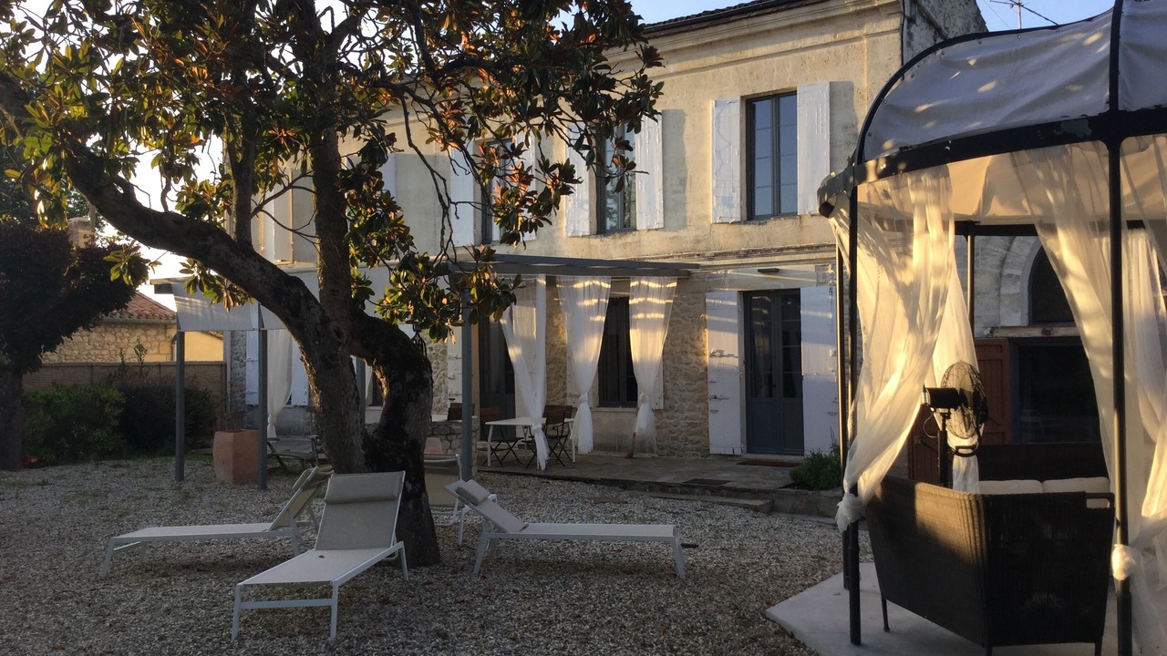 Photo of Patio Balcony in Pompignac