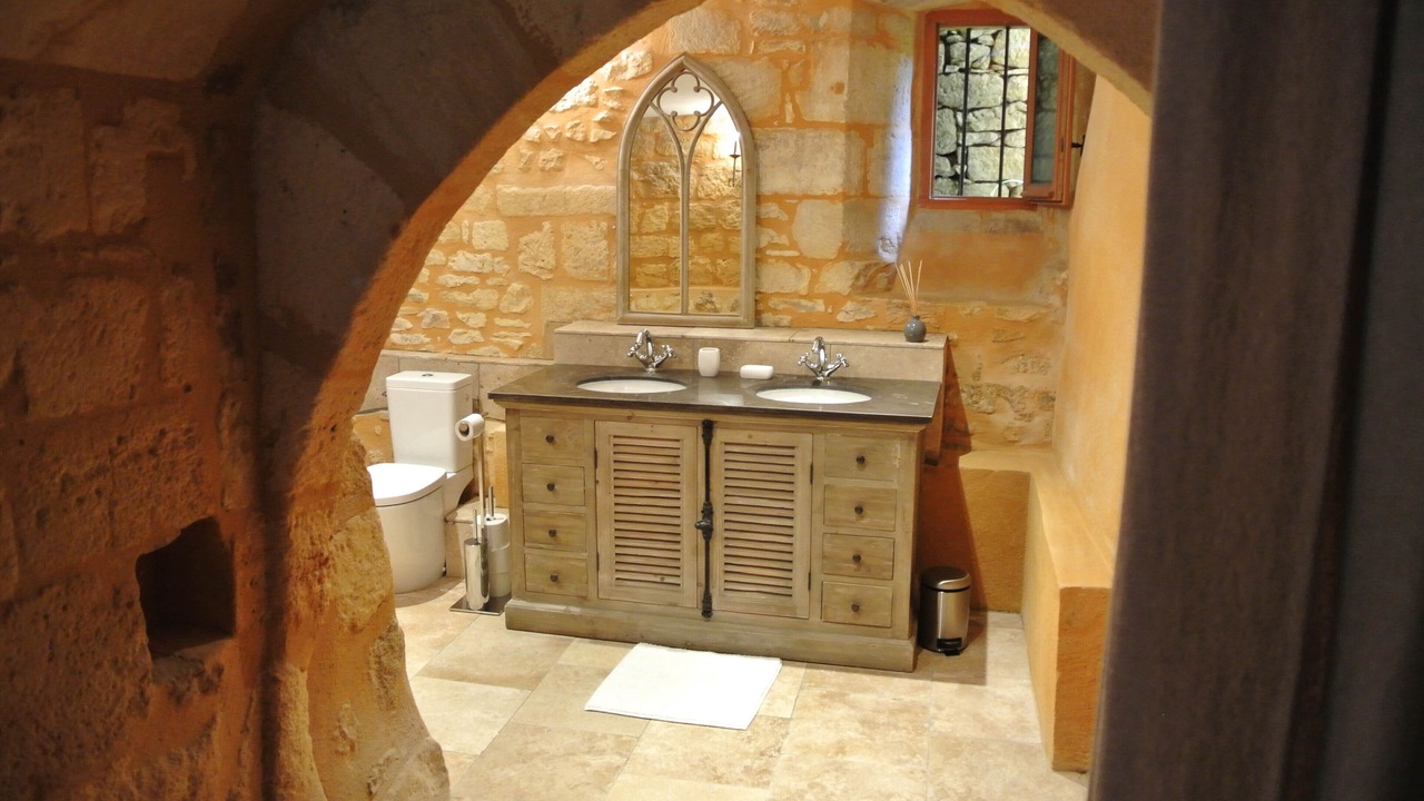 Photo of Bathroom in Domme