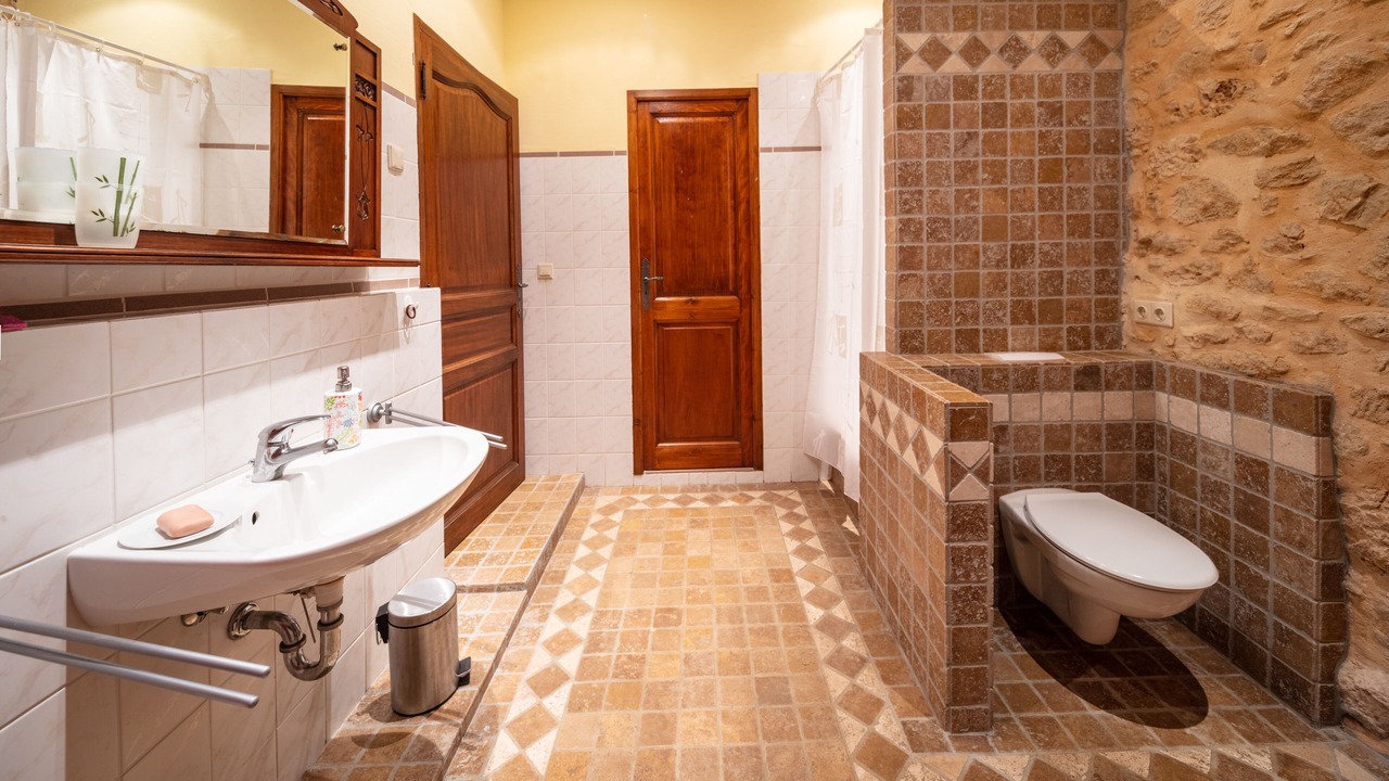 Photo of Bathroom in Cenac-et-Saint-Julien
