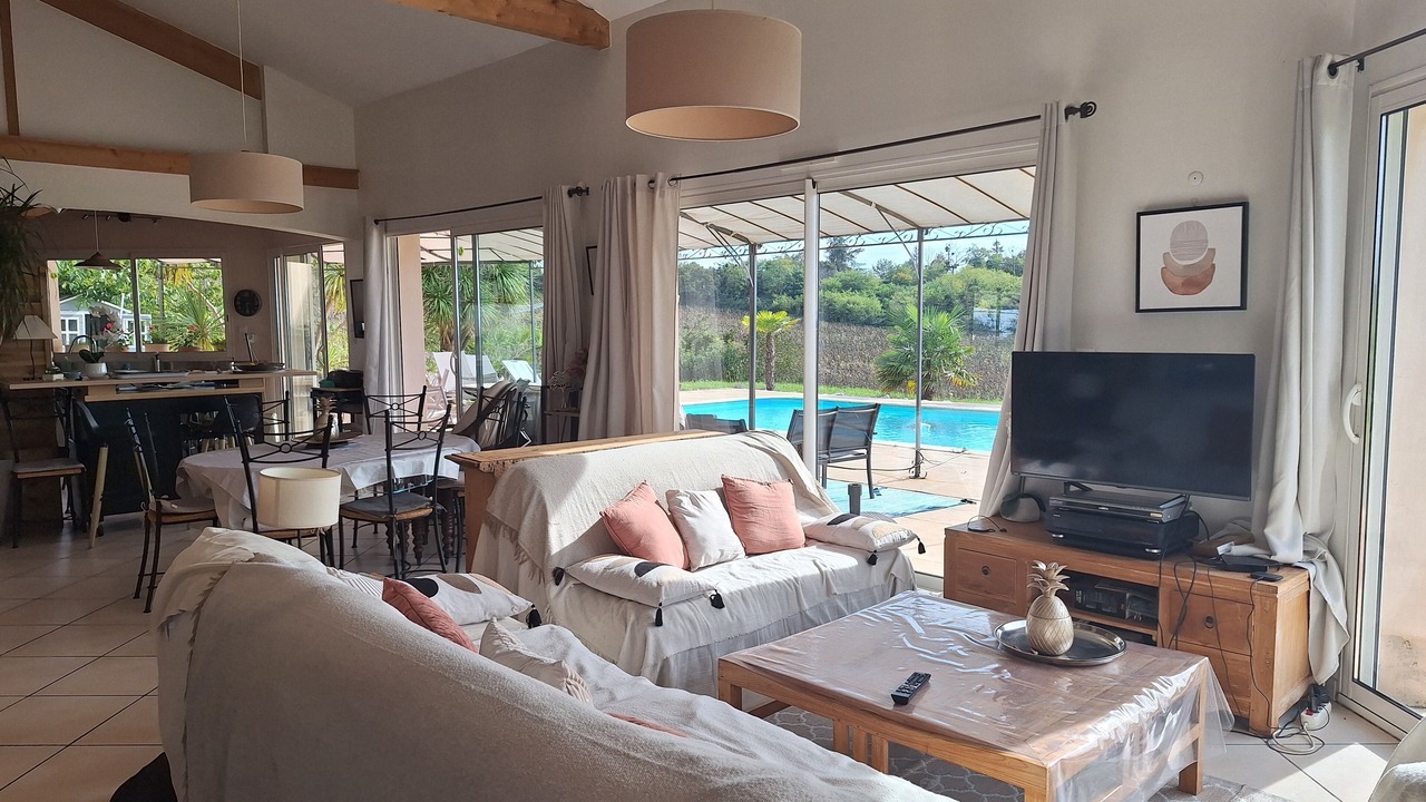 Photo of Livingroom in Virazeil