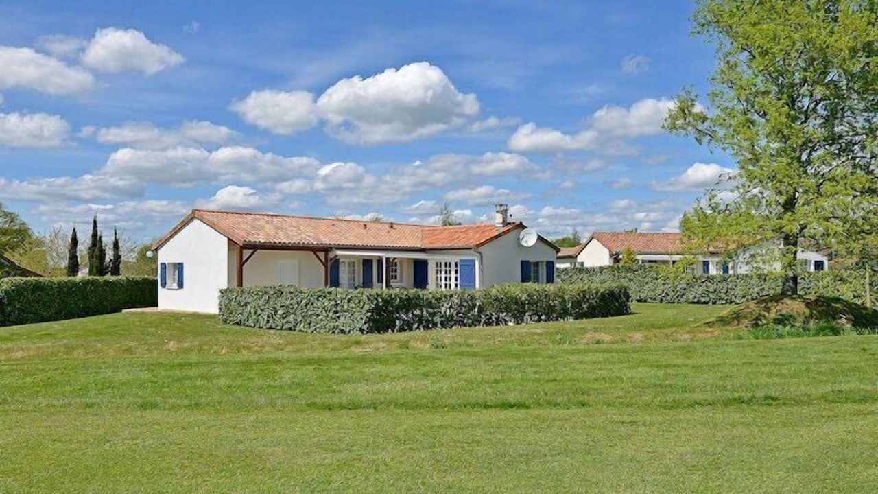 Photo of Outdoor in Vasles
