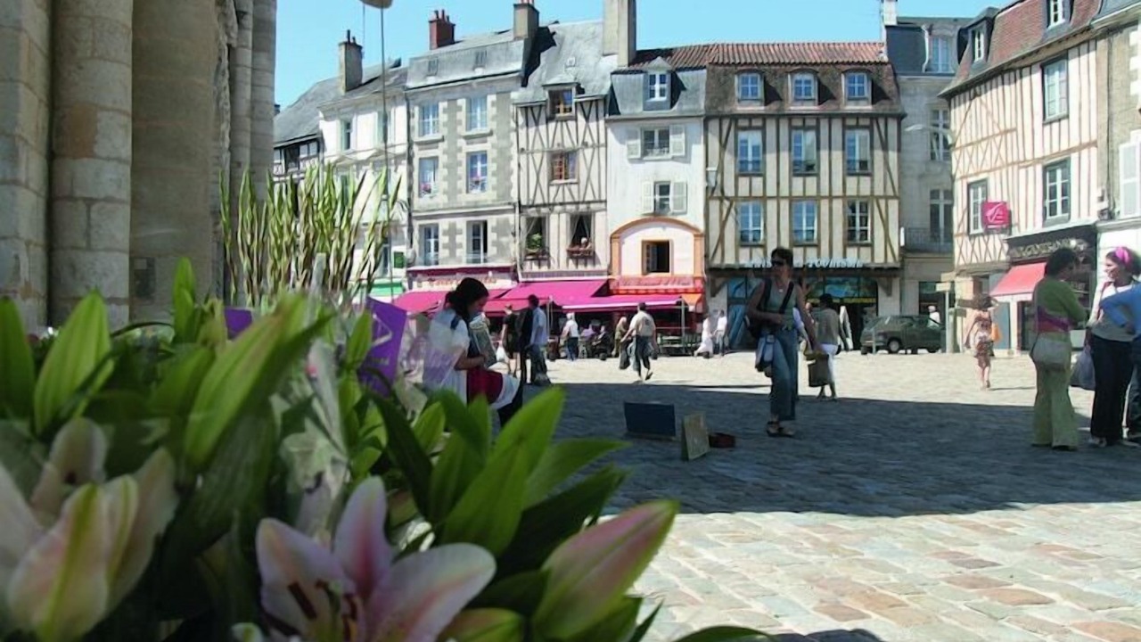 Photo of Others in Vasles