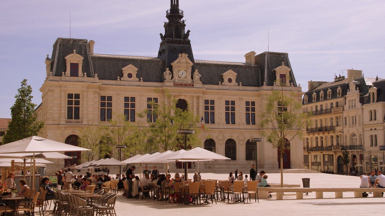 Photo of Others in Vasles