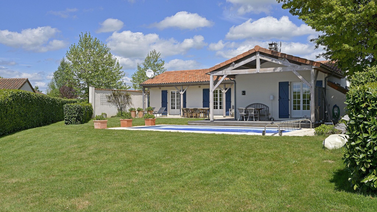 Photo of Outdoor in Vasles