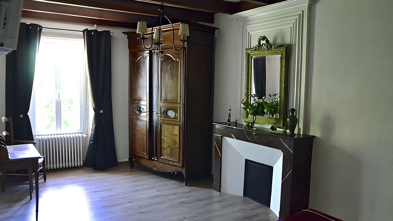 Photo of Bedroom in Reaux
