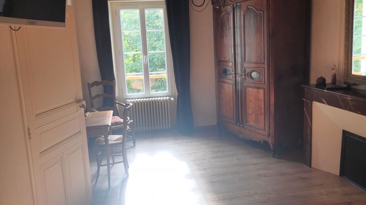 Photo of Bedroom in Reaux