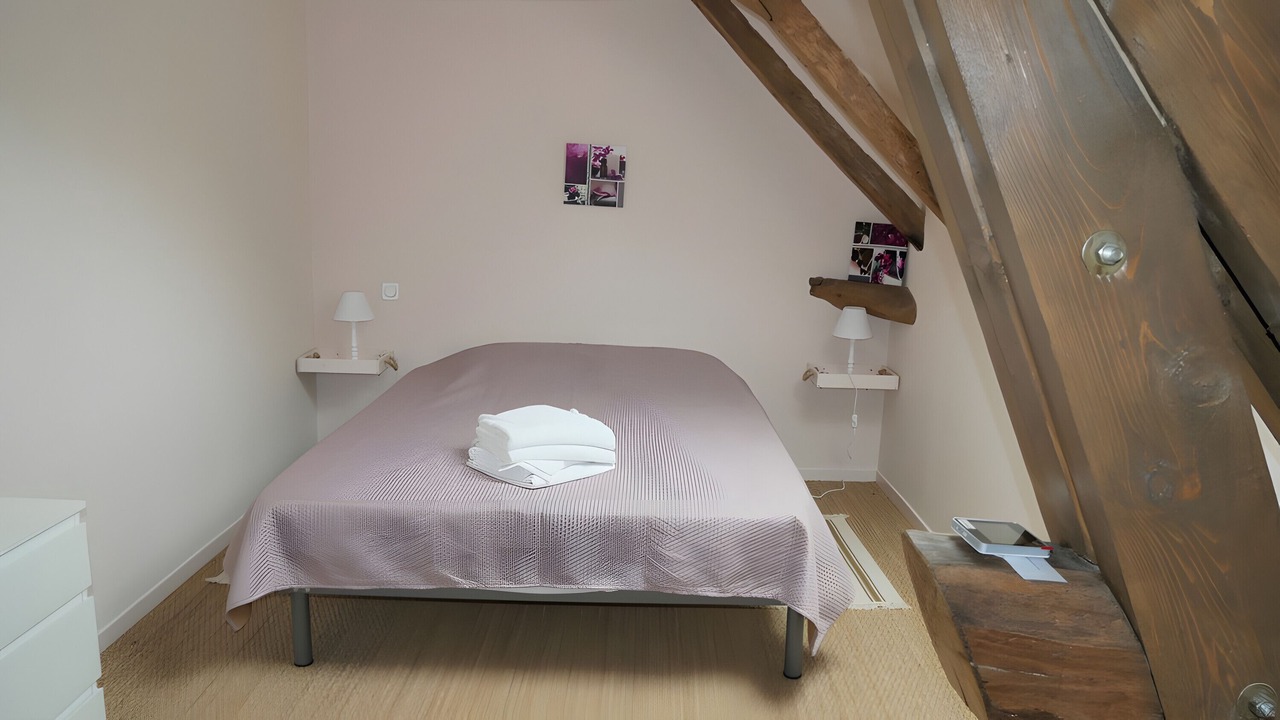 Photo of Bedroom in Saint-Laurent-des-Hommes