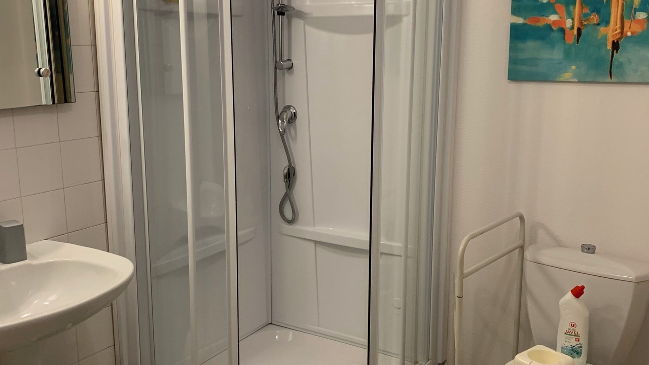 Photo of Bathroom in Montmorillon
