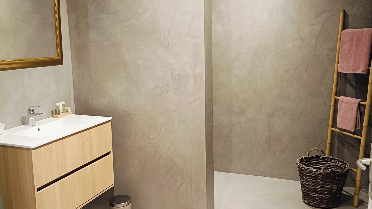 Photo of Bathroom in La Peruse