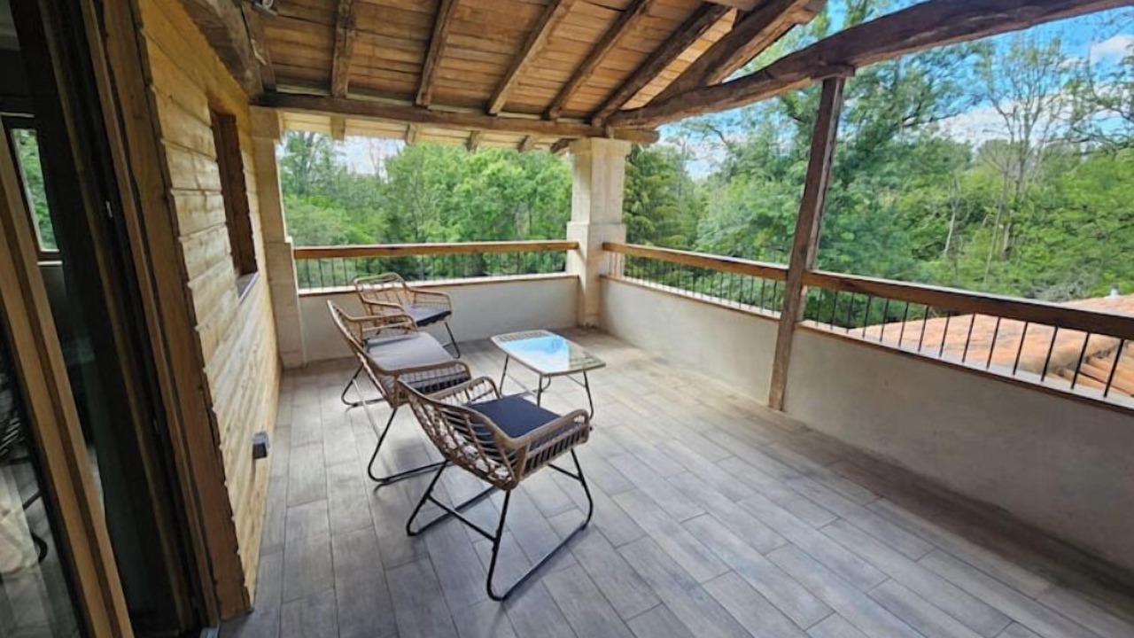 Photo of Outdoor in Champagne-et-Fontaine