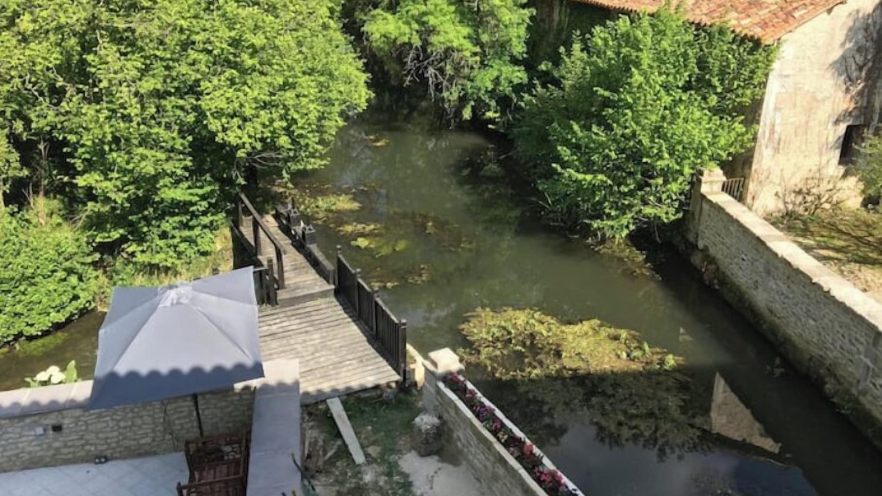 Photo of Outdoor in Champagne-et-Fontaine