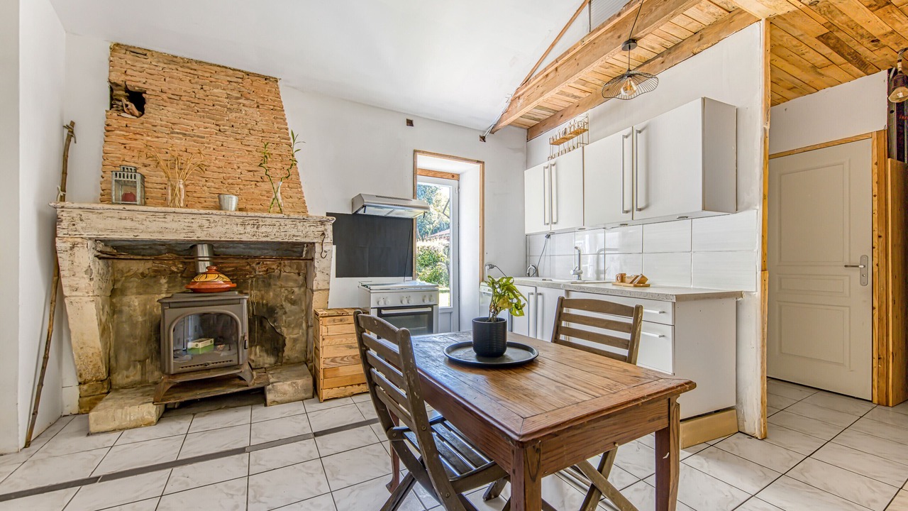 Photo of Kitchen in Saint-Germain-dEsteuil