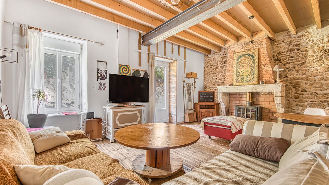 Photo of Livingroom in Saint-Germain-dEsteuil