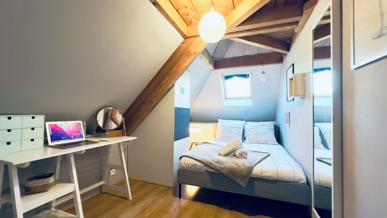 Photo of Bedroom in Asson
