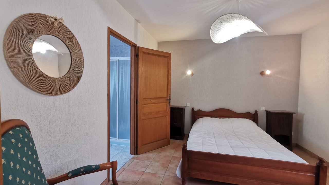 Photo of Bedroom in Rouffignac-Saint-Cernin-de-Reilhac