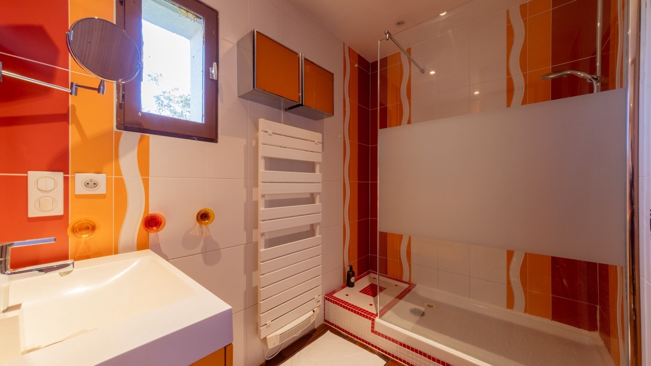 Photo of Bathroom in Tour Chabot Gavacherie