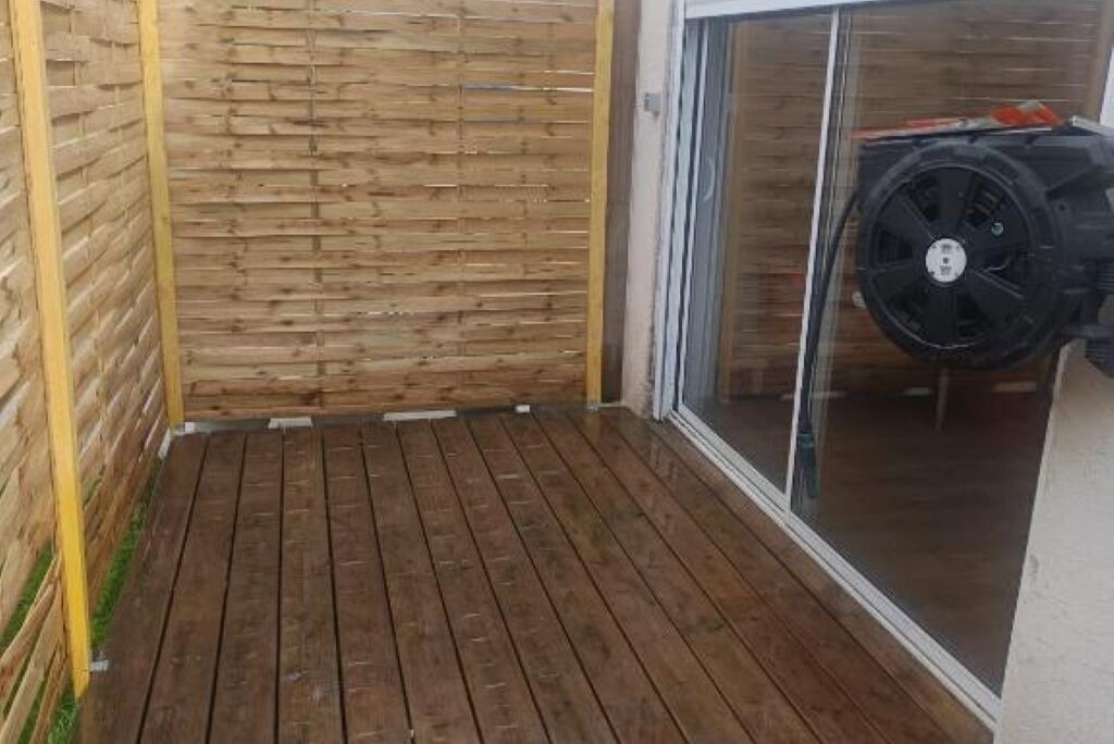 Photo of Outdoor in Carbon-Blanc